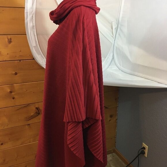 Le Moda Red Ribbed Poncho Cowl Neck One Size NWT - Picture 2 of 5